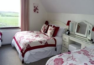 Valley View Country House Bed And Breakfast Бушмилс Екстериор снимка